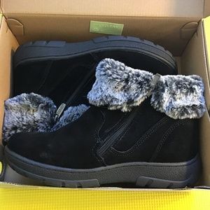 Khombu Jessica All Weather Black Boots New
